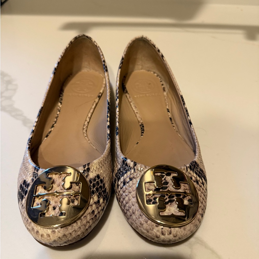 Tory Burch Beige Snakeskin Loafers with Gold Accent